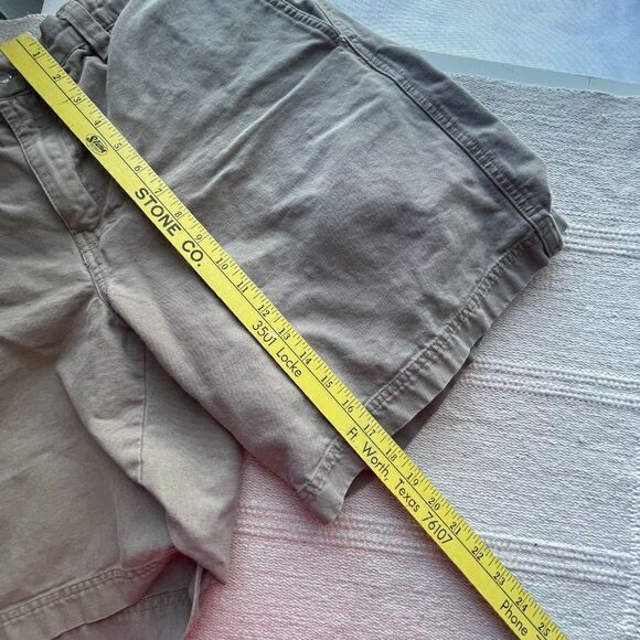 Columbia Tan Cargo Shorts, Size 38 - Picture 12 of 13